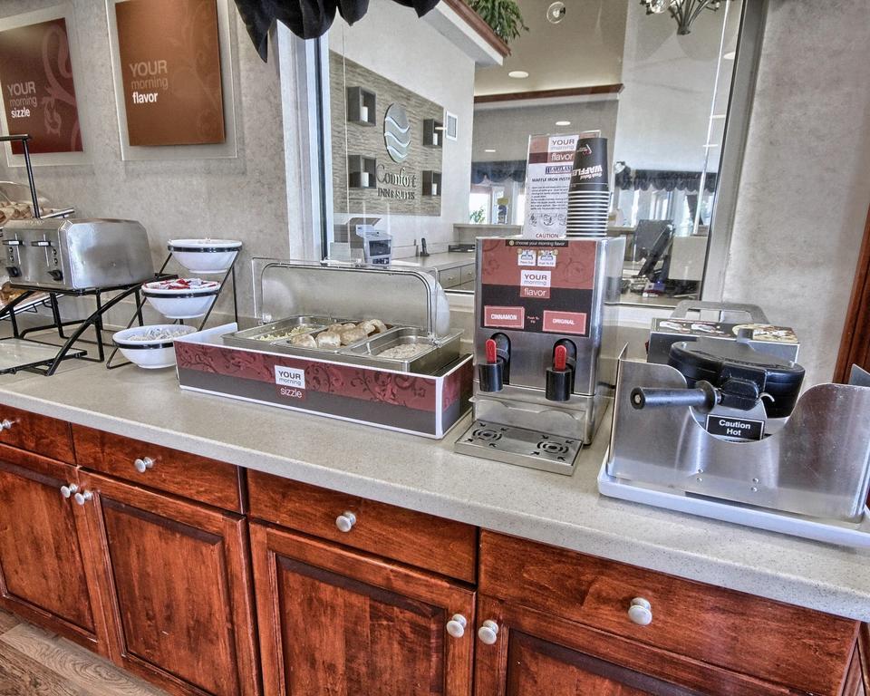 Comfort Inn & Suites Dimondale - Lansing Esterno foto